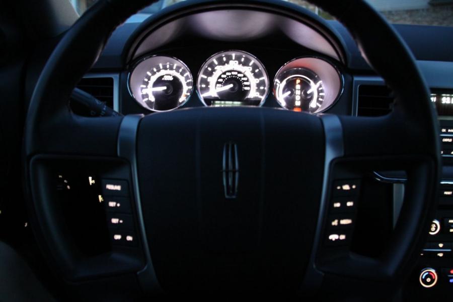  Lincoln MKZ 2010 года  (фото 22 из 211)